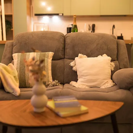 Bright With Balcony In Apartamento *