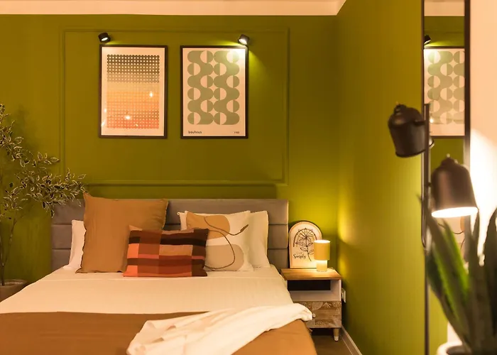 Bright With Balcony In Bucharest