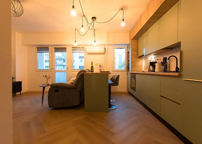 Bright With Balcony In Apartamento