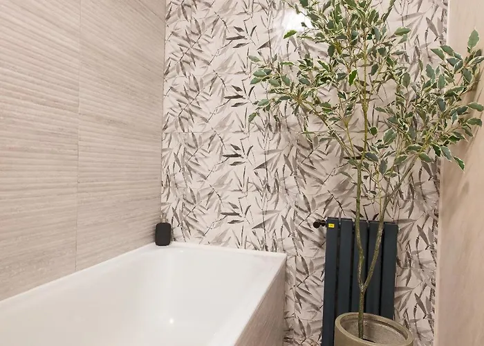 Апартаменти Bright With Balcony In