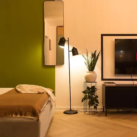 Bright With Balcony In Apartment Bukarest