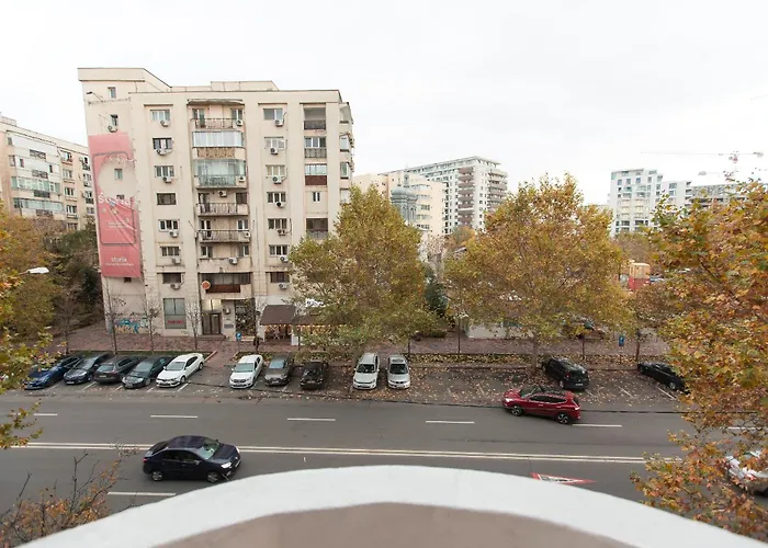 Bright With Balcony In Apartament