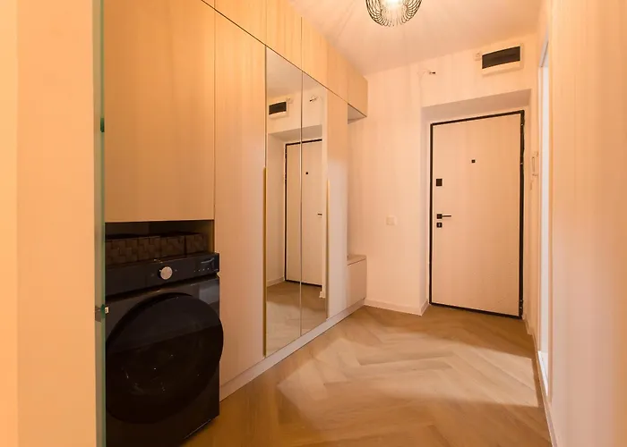 Apartament Bright With Balcony In Bukareszt
